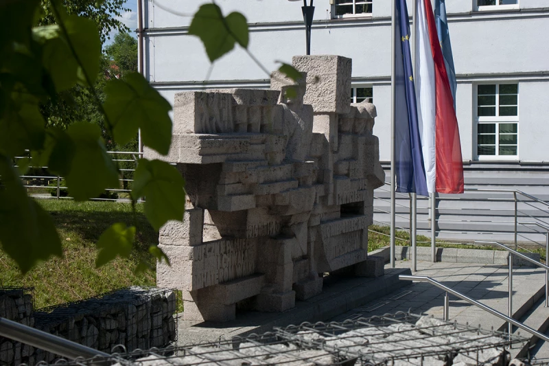 Pomnik Walki i Zwycięstwa w Rydułtowach – dzieło docenione po latach
